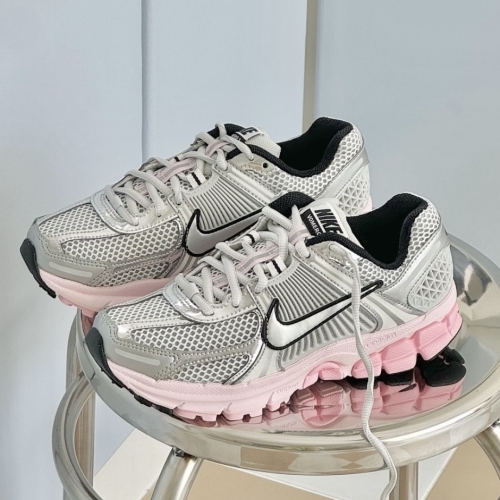 나이키 줌 보메로 5 포톤 더스트 실버 핑크 우먼스 HF1877-001