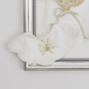 닥스 BABY 물결 레이스 리본빕EUX61U652M_IV