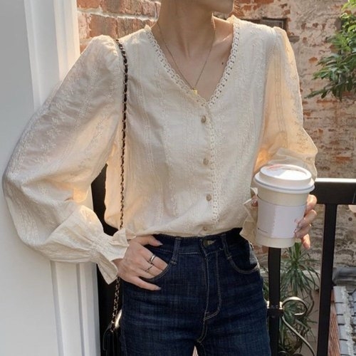 알티피아 여자 v넥 퍼프 블라우스 레이스 프릴소매 소개팅룩 WB2328E