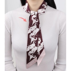 발렌티노 4W0E6017 QMH WV3 / 4W2E6017 QMH WV3 메타모포스 사이렌 실크 방도 스카프 스카프