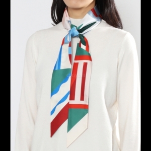 페라가모 SALVATORE 320909 775311 320909 775311 폼페이아나 프린트 실크 미니 방도 스카프