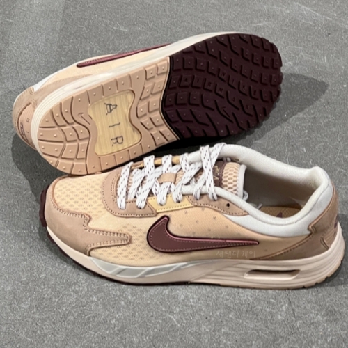 나이키 에어맥스 솔로 FZ5050-221