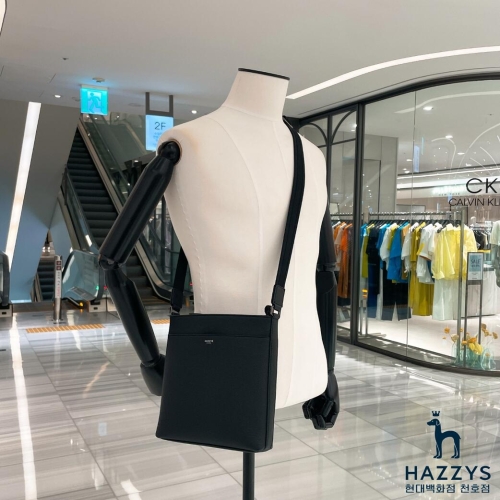 헤지스 액세서리 여행용데일리 블랙 로고배색 가죽 크로스백_HJBA4F892BK