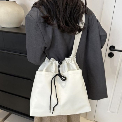 라일리 Rly 전면 빅사이즈 투 포켓 스트링 포인트 외출 크로스백 16942139