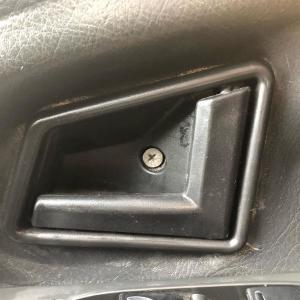 스즈키  사이드킥용 자동차 내부 도어 노브 전면 문짝 내부 손잡이 좌측 도어 노브 지오 트래커 1989-199