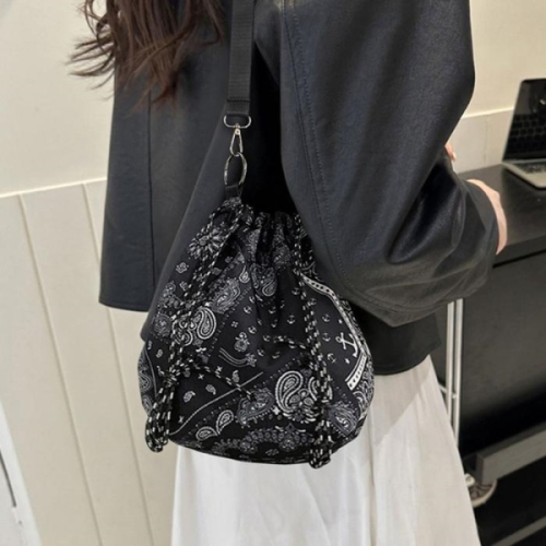 라일리 Rly 캐주얼 미니 숄더백 간편한 수납 패턴 포인트 버킷백 16945926