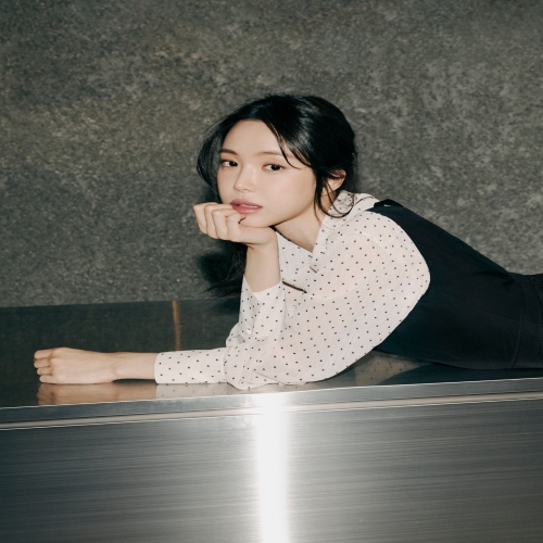 JJ지고트 여성 시스루 도트 백리본 블라우스 GP8A0BLR31