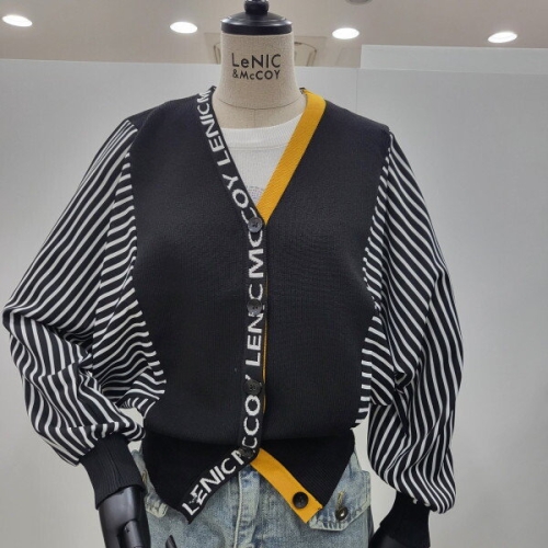 르니앤맥코이 브이넥 레터링 라그랑 니트 블라우스 가디건 ML10CD070FJX2