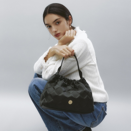 메트로시티 토트백 미듐_M243MQ2370Z