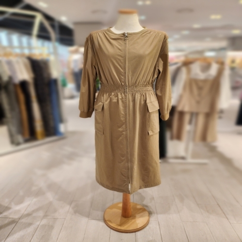 스위트숲 여성 라운드 포켓장식 앞지퍼 원피스_SA8OP86