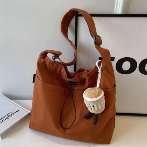 라일리 Rly 쿨샵 여성 사각숄더백 인형키링 스트링 경량 크로스백 18019658