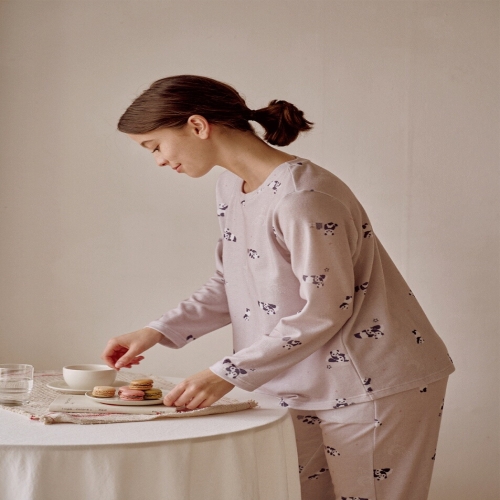 비너스 여성 24년신상잠옷 폴리기모잠옷 잠옷셋트 커플홈웨어 VEVP3893F