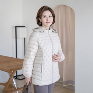 마담4060 엄마옷 3온스엠보후드패딩 엄마들옷 점퍼-RJP2410019