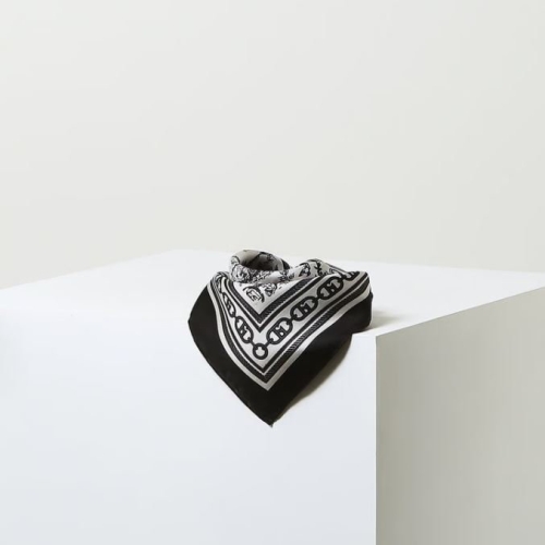 헤지스 블랙 사각 실크 스카프 HISC5E300BK