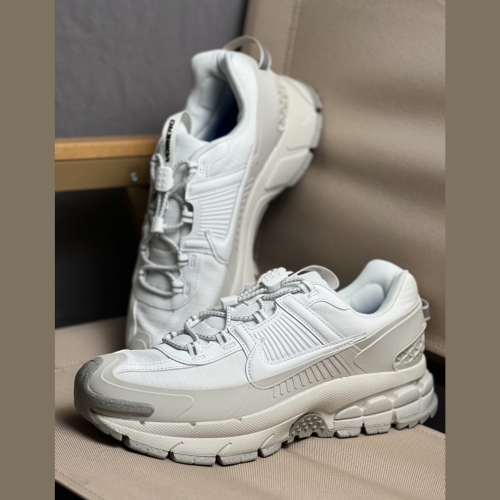 나이키 줌보메로 롬 겨울 서밋 화이트 비 오는 날 신는 방수화 운동화 HV6410-100