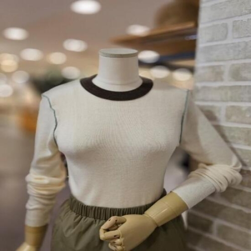 레코브 LG31E1KN902X_컬러 배색 슬림 스웨터