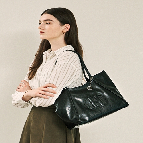 헤지스 블랙 로고배색 가죽 숄더백_HIBA5E538BK