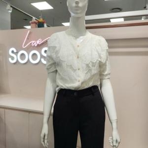 SOOS HC04 브이넥레이스블라우스 S242NBL552