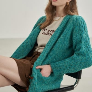 르니앤맥코이 캐주얼 꽈배기 루즈핏 가디건 MK02CD716FJJ 579433_MK02CD716FJJ