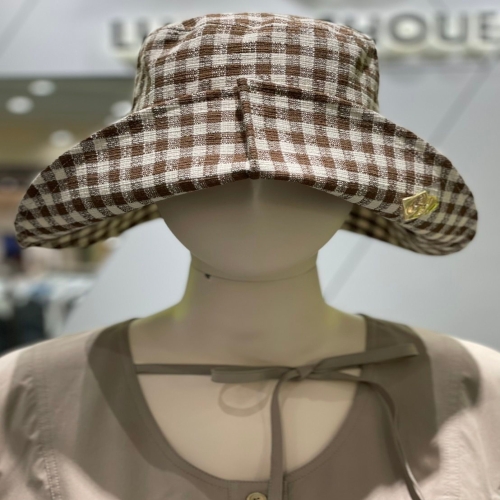 럭키슈에뜨 A체크 와이드 버킷햇LXRAM24830