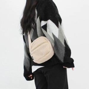 더블엠 라일리 Rly MZ 로디 양털모양 여학생 크로스백B 28473014