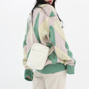 더블엠 라일리 Rly MZ 로디 양털모양 여학생 크로스백A 28473013