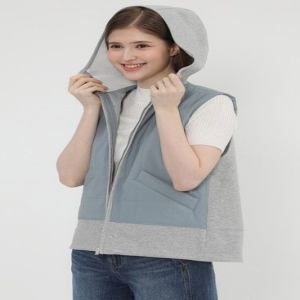 유닛 져지 매치 퀼팅 후드 베스트 UFJWVE16AN