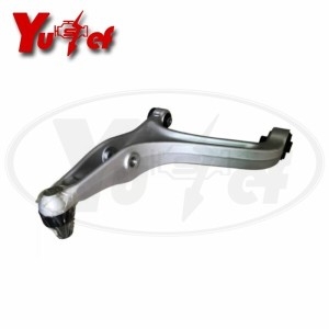 마세라티  콰트로포르테 M156 지브리 용 자동 서스펜션 시스템 전면 왼쪽 하단 컨트롤 암 OEM 670107802