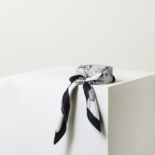 닥스 네이비 파이톤 실크 스카프 DCSC5E836N2