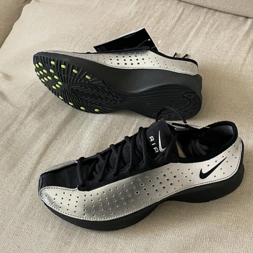 나이키 에어 슈퍼플라이 우먼스 메탈릭 실버 블랙 운동화 IB5824-001