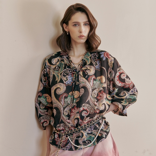 마쟈 오리엔탈 페이즐리 스트랩 블라우스 ZE04QB001NA