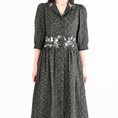 비꼴리끄 허리 디테일 자수 원피스 B252WO3160