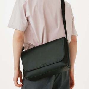 질스튜어트 BLIRON 블리언 크로스백 미디움 사이즈 JUBA5F271BK