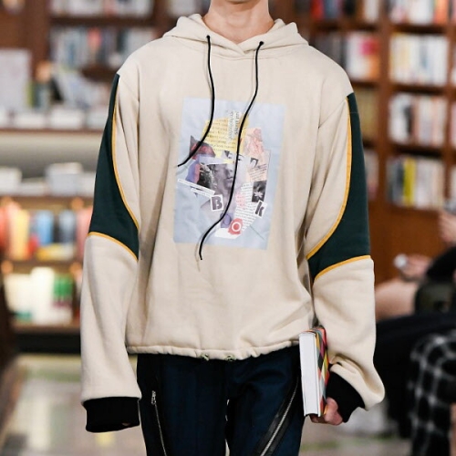 곽현주컬렉션 스토리 어바웃 곽현주 북 프린팅 후드 IVORY 2733913