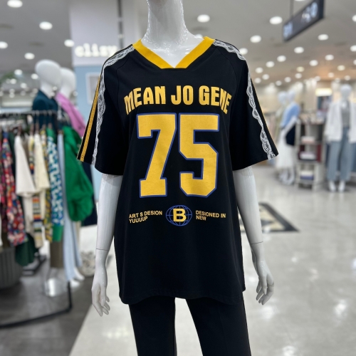 르니앤맥코이 레이스배색 프린트 브이넥 반팔티 MM05TS515FJX