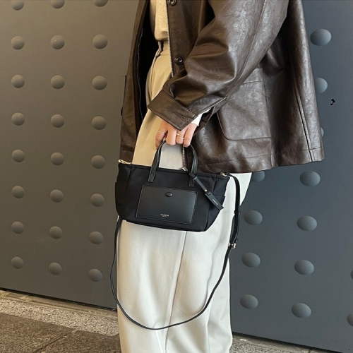 헤지스 라잇백 블랙 심플 포켓 나일론 탑집 토트겸 크로스 미니백 HIWA5F957BK