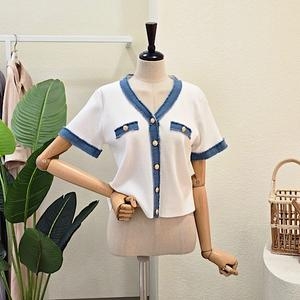 포커스 브이넥 데미지 데님 배색 가디건 FM5E3KC32596