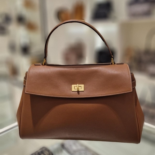 헤지스 가방 브라운 단색 베지터블 소가죽 사첼백 HIBA5E168W2 선물