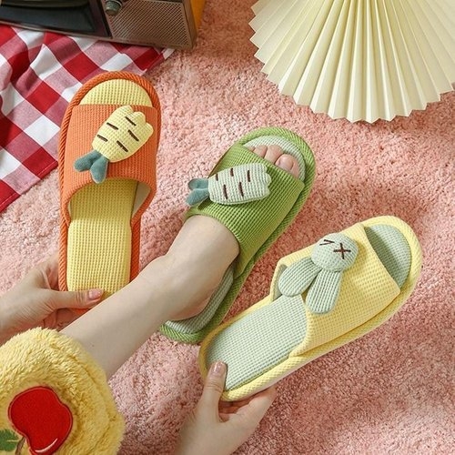 셀러허브 QNSU2ZX4_55 토끼 당근 거실화 슬리퍼 4color