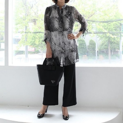 쉬즈마담 J31685 입체꽃장식 골스판 롤업 롱자켓 50대 엄마옷