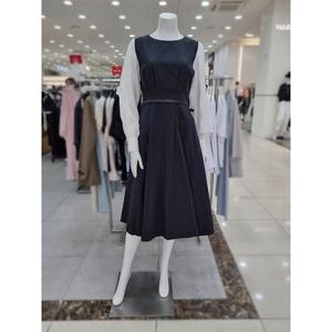 더아이잗 슬리브 배색 턱 원피스 IN4P0OP57390