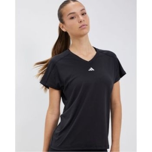 에센셜 퍼포먼스 에어로레디 트레인 미니멀 브랜딩 브이넥 티셔츠 블랙 138006131