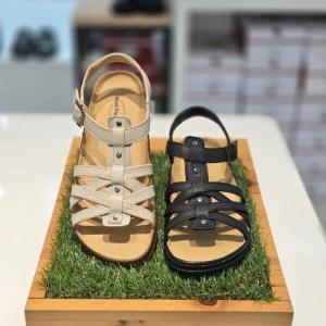 허시파피 세이브존04 여성컴포트캐주얼글래디에이터버클샌들3cm 아이보리 3333FFQ02