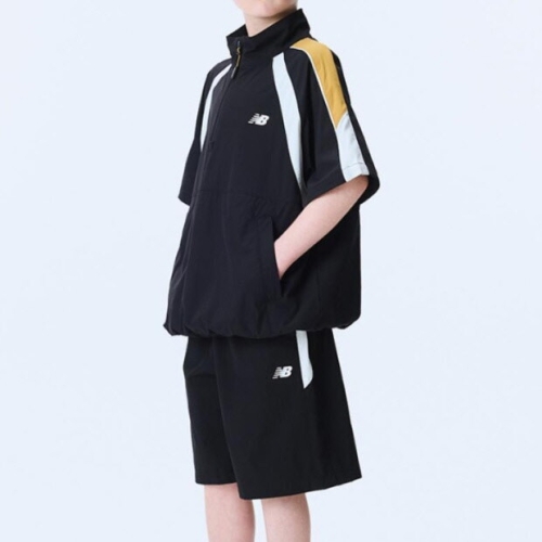 뉴발란스키즈 ESSENTIAL 우븐 반팔 아노락 셋업 (NK9YF2112U)