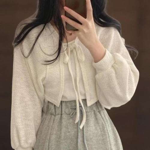 볼레 CCJ6566여성 아방핏 리본 숏 로 가디건 러블리 무지 디자인