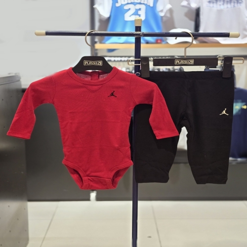 나이키키즈 베이비 조던 에센셜 긴팔 롬퍼 팬츠 양말 3팩 바디수트 세트 N253UU874P