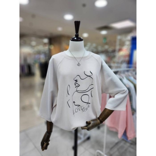 나인스텝 스테파니 세이브존08 라인홀 흩날림 티 A24TS4205 14137743