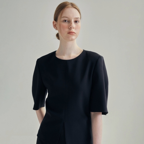 JJ지고트 슬릭 포인트 라운드넥 블라우스 GR8A0BLR41