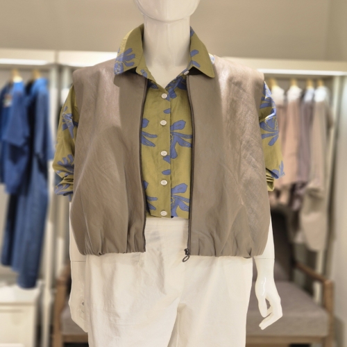 벨라디터치 V3F3VT22 여성 라운드넥 페이크 짚업 베스트