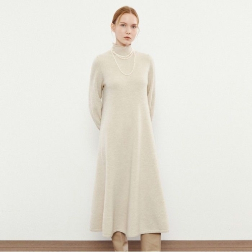 아이잗바바 울 홀가먼트 하이넥 니트 원피스 BPAA1OP131